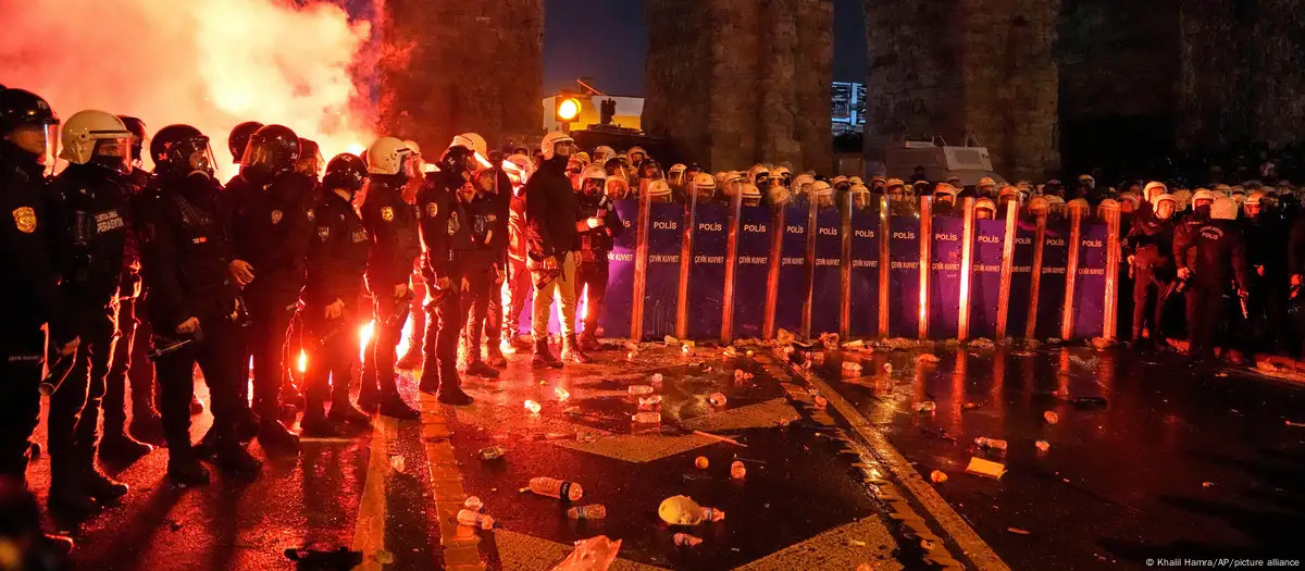 Sursă Foto: Deutsche Welle - Khalil -Hamra/AP/picture alliance